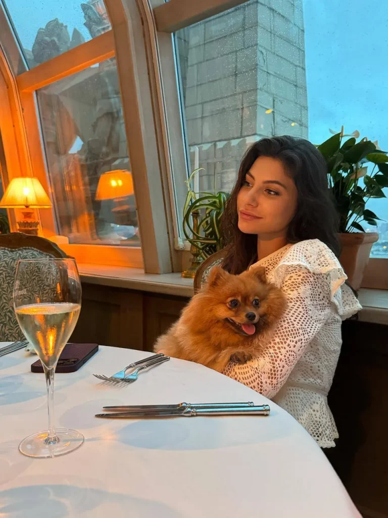 Динара, 21 лет - VIP эскортница в Москве. Рост 172, вес 54, грудь 3, цена от ₽15600.