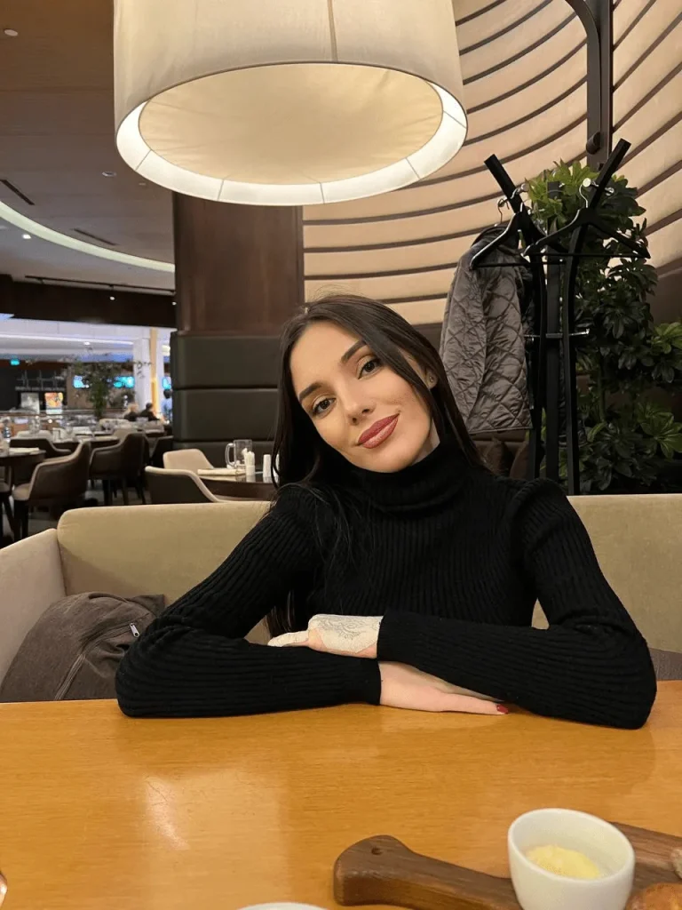 Дорофея, 26 лет - VIP эскортница в Москве. Рост 170, вес 47, грудь 2, цена от ₽18700.